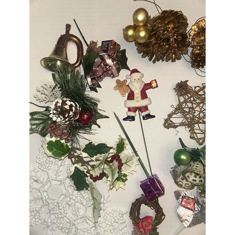 Lot Of Christmas Wreath Decor Comes As Pictured